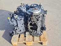 Diverse onderdelen - motorblokken - buitenboordmotor onderdelen - afbeelding 1 van  3