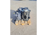 Diverse onderdelen - motorblokken - buitenboordmotor onderdelen - afbeelding 3 van  3