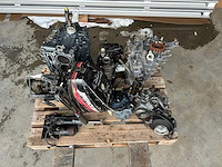 Diverse onderdelen - motorblokken - buitenboordmotor onderdelen - afbeelding 1 van  1