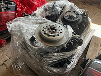 Diverse onderdelen - motorblokken - buitenboordmotor onderdelen - afbeelding 5 van  6