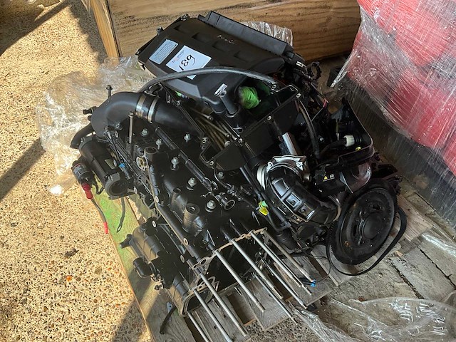 Diverse onderdelen - motorblokken - buitenboordmotor onderdelen - afbeelding 2 van  7