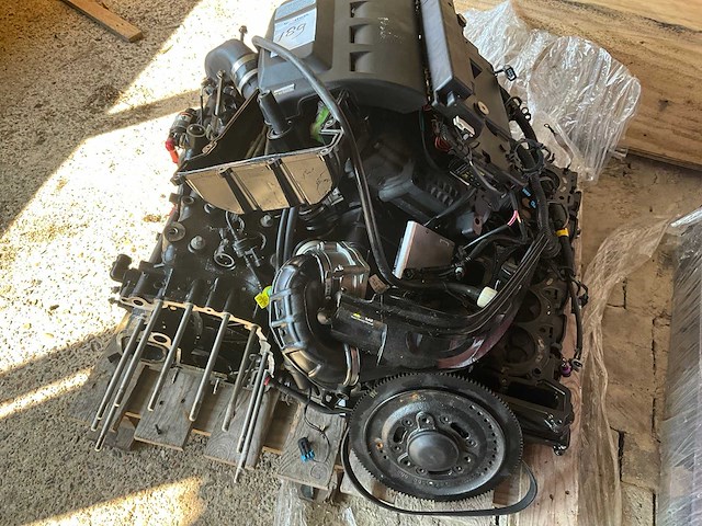 Diverse onderdelen - motorblokken - buitenboordmotor onderdelen - afbeelding 3 van  7