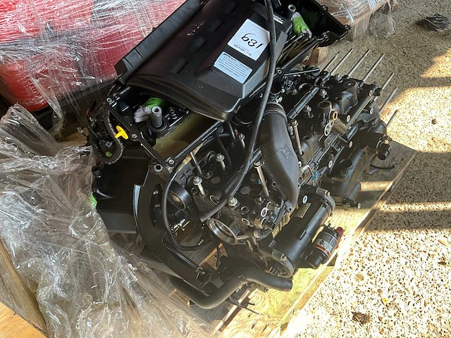 Diverse onderdelen - motorblokken - buitenboordmotor onderdelen - afbeelding 6 van  7