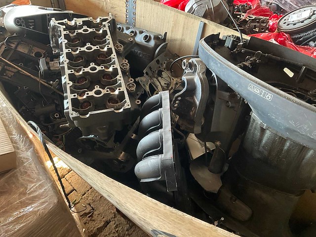 Diverse onderdelen - motorblokken - buitenboordmotor onderdelen - afbeelding 3 van  8