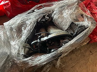 Diverse onderdelen - motorblokken - buitenboordmotor onderdelen - afbeelding 1 van  6