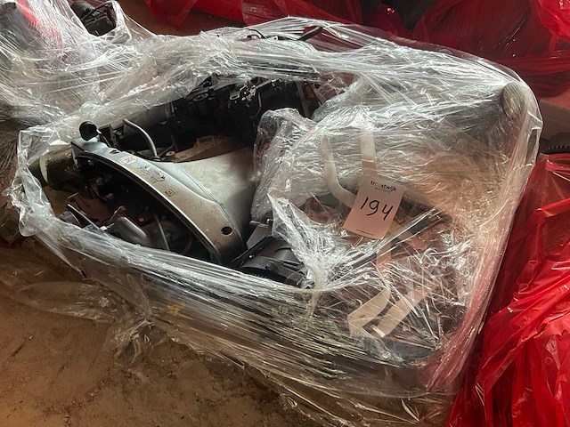 Diverse onderdelen - motorblokken - buitenboordmotor onderdelen - afbeelding 2 van  6