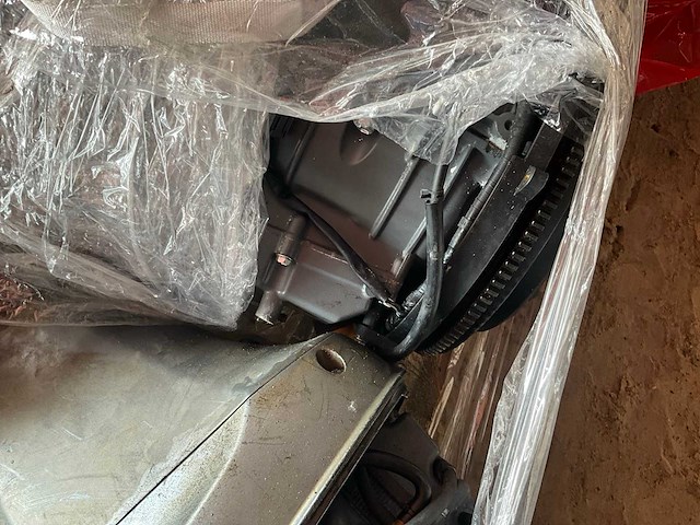 Diverse onderdelen - motorblokken - buitenboordmotor onderdelen - afbeelding 5 van  6