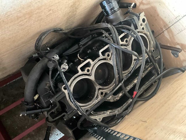 Diverse onderdelen - motorblokken - buitenboordmotor onderdelen - afbeelding 4 van  5