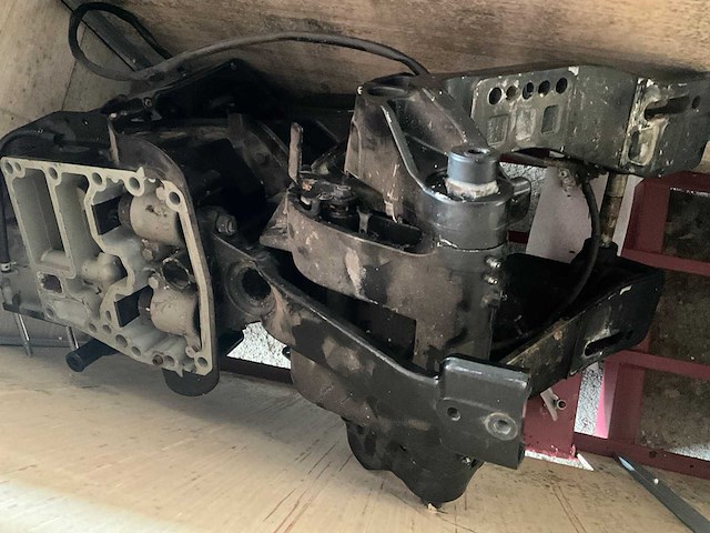 Diverse onderdelen - motorblokken - buitenboordmotor onderdelen - afbeelding 5 van  5