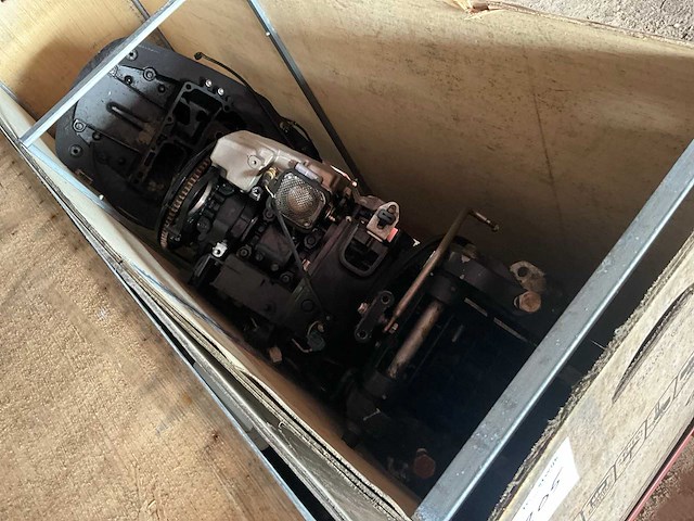 Diverse onderdelen - motorblokken - buitenboordmotor onderdelen - afbeelding 2 van  8