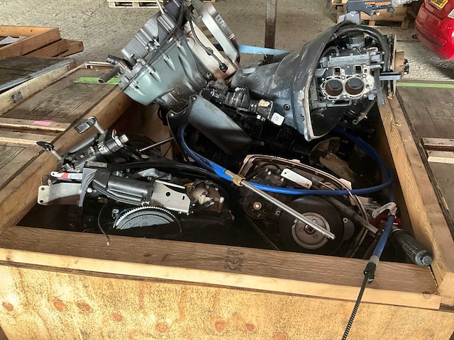 Diverse onderdelen - motorblokken - buitenboordmotor onderdelen - afbeelding 4 van  4