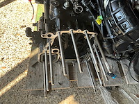 Diverse onderdelen - motorblokken - buitenboordmotor onderdelen - afbeelding 3 van  5