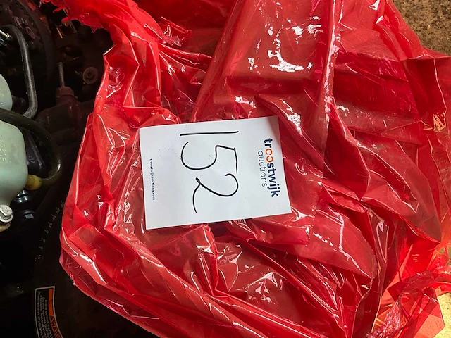 Diverse onderdelen - motorblokken - buitenboordmotor onderdelen - afbeelding 5 van  5