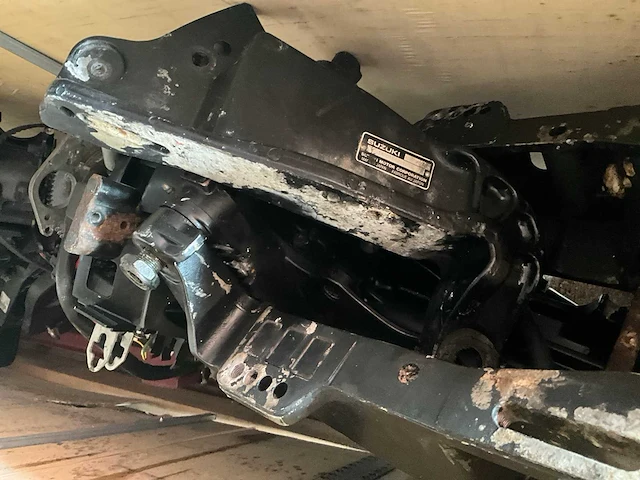Diverse onderdelen - motorblokken - buitenboordmotor onderdelen - afbeelding 3 van  7