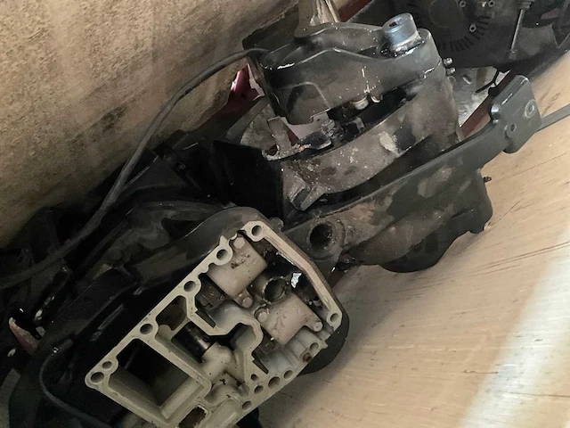 Diverse onderdelen - motorblokken - buitenboordmotor onderdelen - afbeelding 3 van  5