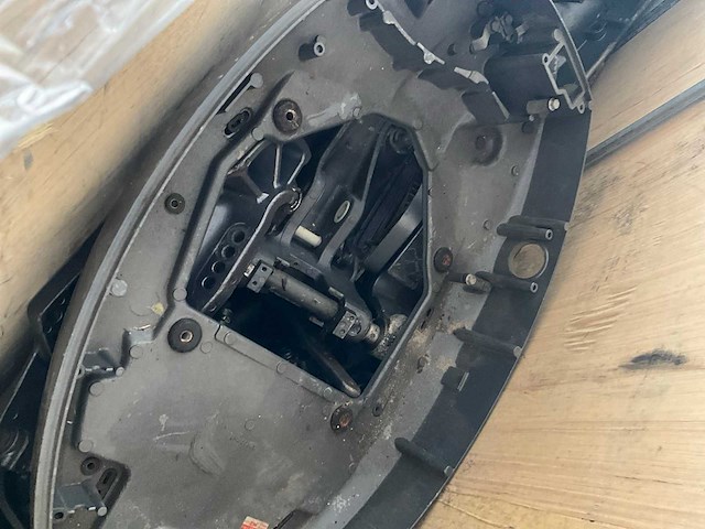 Diverse onderdelen - onderkappen / bottom cowling. - buitenboordmotor onderdelen - afbeelding 3 van  4