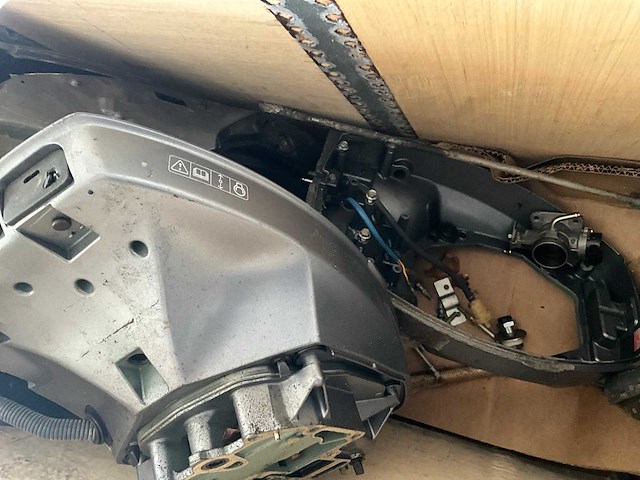 Diverse onderdelen - onderkappen / bottom cowling. - buitenboordmotor onderdelen - afbeelding 4 van  4