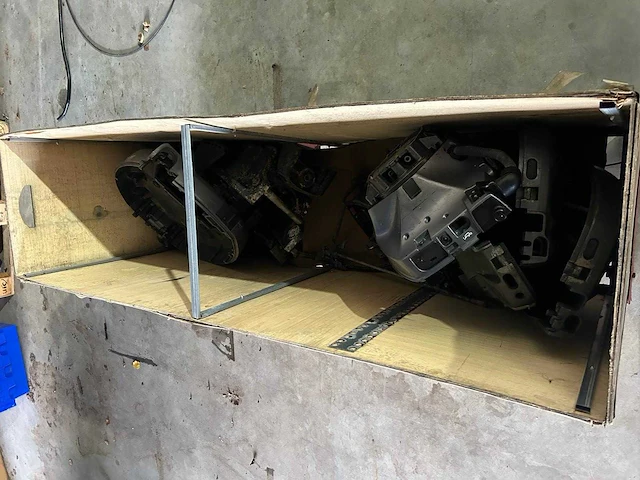 Diverse onderdelen - onderkappen / bottom cowling. - buitenboordmotor onderdelen - afbeelding 1 van  4