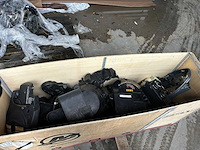 Diverse onderdelen - partij kappen - buitenboordmotor onderdelen - afbeelding 1 van  4