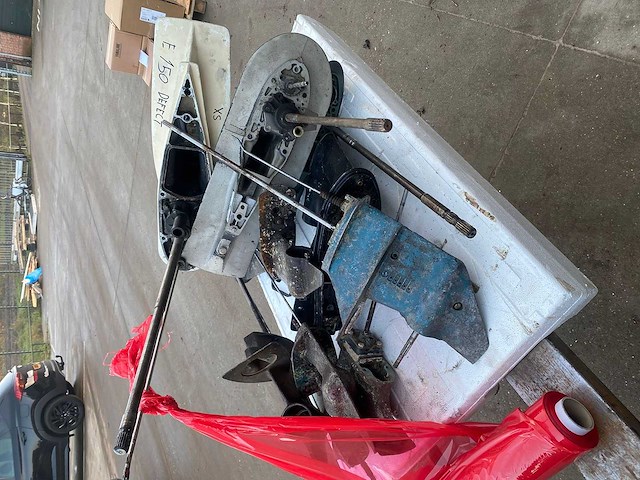 Diverse onderdelen - staartstukken - buitenboordmotor onderdelen - afbeelding 5 van  5