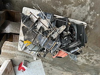 Diverse onderdelen - staartstukken - buitenboordmotor onderdelen - afbeelding 1 van  1