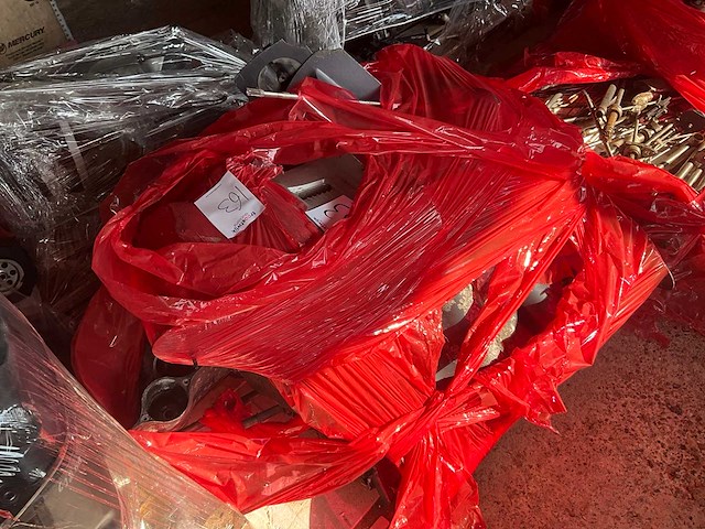 Diverse onderdelen - staartstukken - buitenboordmotor onderdelen - afbeelding 1 van  1