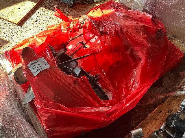 Diverse onderdelen - staartstukken - buitenboordmotor onderdelen - afbeelding 3 van  3