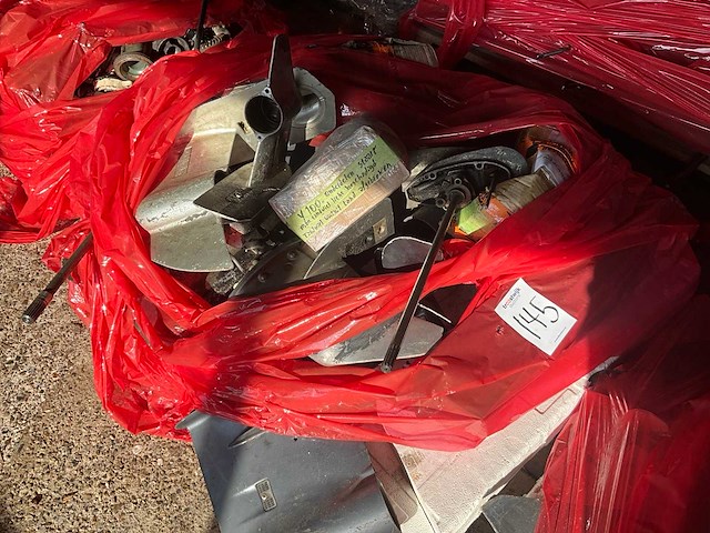 Diverse onderdelen - staartstukken - parts only - buitenboordmotor onderdelen - afbeelding 3 van  3