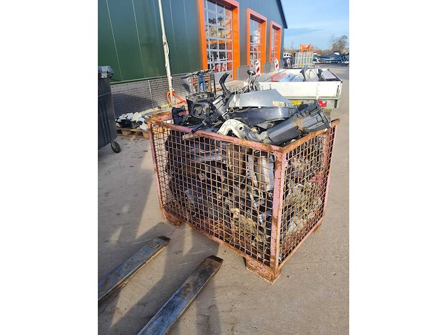 Diverse onderdelen - swivel / bracket - buitenboordmotor onderdelen - afbeelding 2 van  2