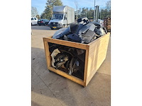 Diverse onderdelen - zijkappen. - buitenboordmotor onderdelen - afbeelding 2 van  2