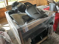 Diverse onderdelen - zijkappen. - buitenboordmotor onderdelen - afbeelding 1 van  1