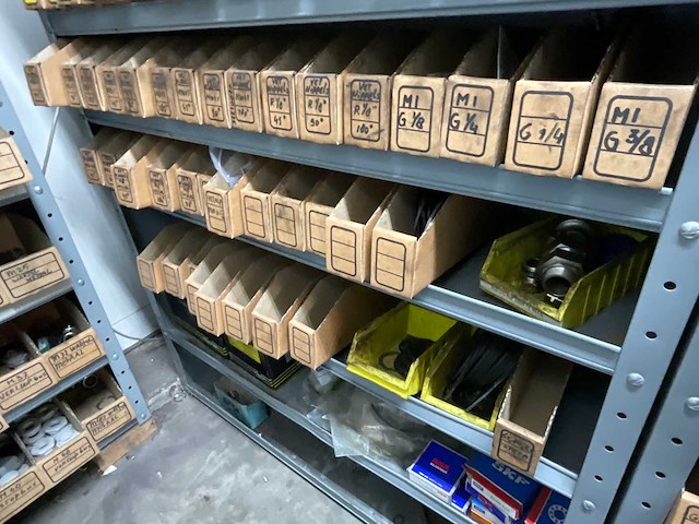 Diverse onderdelen elektromotoren, gereedschap - afbeelding 2 van  26