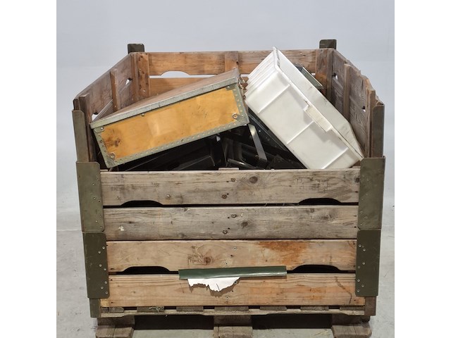 Diverse onderdelen en 1x transportkist - afbeelding 1 van  4