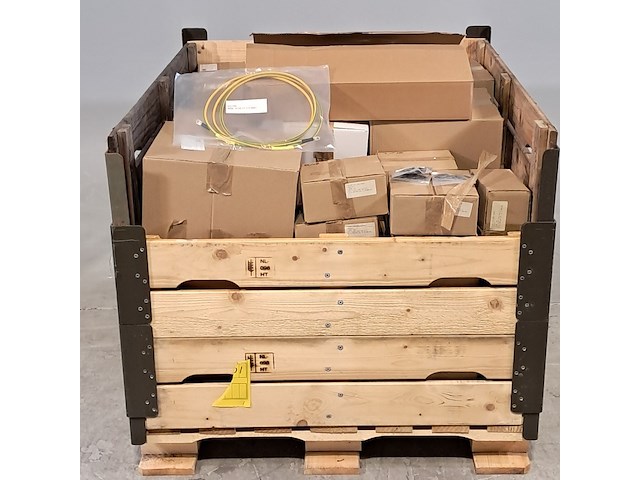 Diverse onderdelen en ijzerwaren, o.a daf - afbeelding 1 van  10