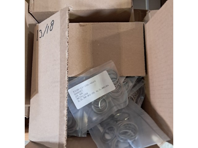 Diverse onderdelen en ijzerwaren, o.a daf - afbeelding 7 van  10