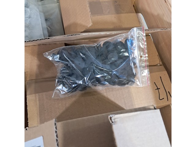 Diverse onderdelen en ijzerwaren, o.a daf - afbeelding 2 van  12