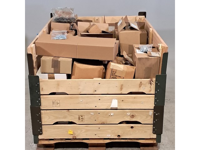 Diverse onderdelen en ijzerwaren, o.a daf - afbeelding 1 van  12