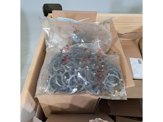 Diverse onderdelen en ijzerwaren, o.a daf - afbeelding 11 van  12