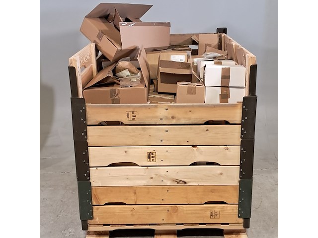 Diverse onderdelen en ijzerwaren, o.a daf - afbeelding 1 van  9