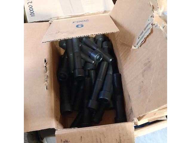 Diverse onderdelen en ijzerwaren - afbeelding 6 van  9