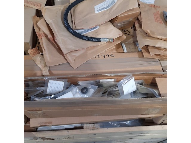 Diverse onderdelen en ijzerwaren - afbeelding 7 van  9