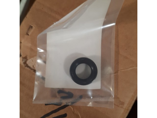 Diverse onderdelen en ijzerwaren - afbeelding 8 van  9