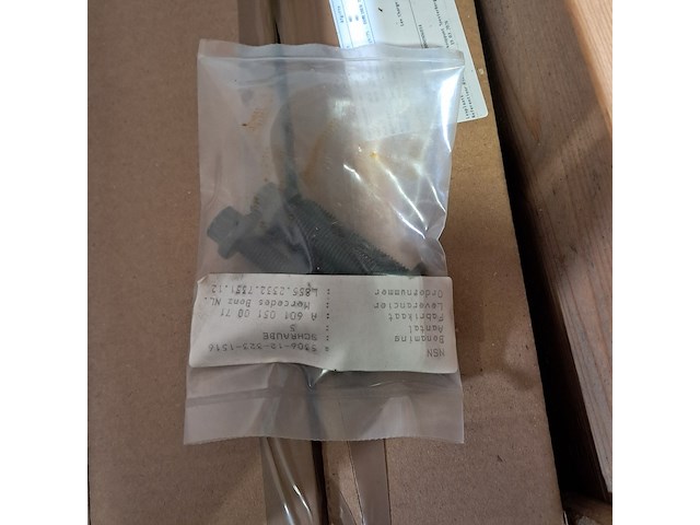 Diverse onderdelen en ijzerwaren - afbeelding 6 van  9