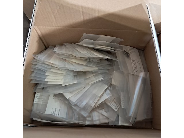 Diverse onderdelen en ijzerwaren - afbeelding 6 van  8