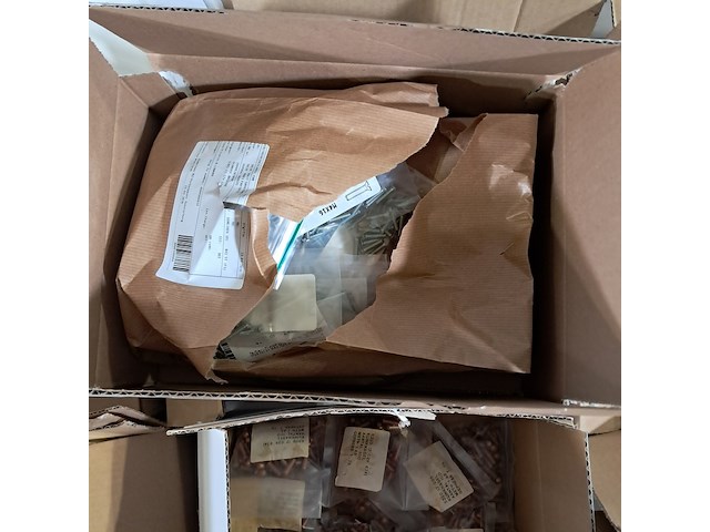 Diverse onderdelen en ijzerwaren - afbeelding 6 van  8