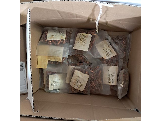 Diverse onderdelen en ijzerwaren - afbeelding 7 van  8