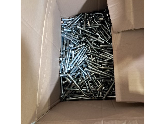 Diverse onderdelen en ijzerwaren - afbeelding 8 van  8