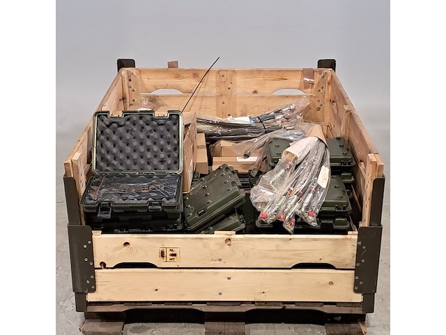 Diverse onderdelen en printplaten - afbeelding 1 van  7