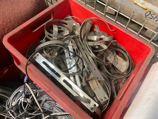 Diverse onderdelen, gereedschappen, bekabeling - afbeelding 4 van  6