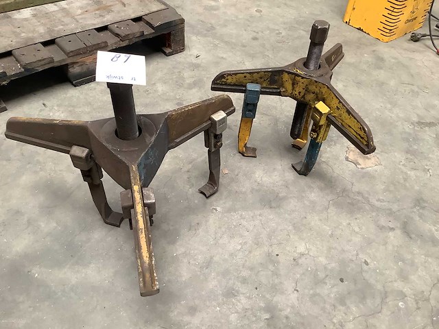 Diverse onderdelen, gereedschappen en accessoires (2x) - afbeelding 1 van  2